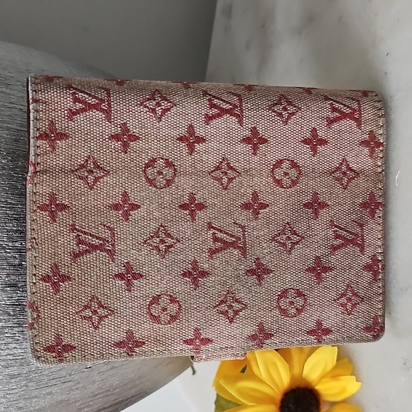 Louis Vuitton Planner - Picture 2 of 9